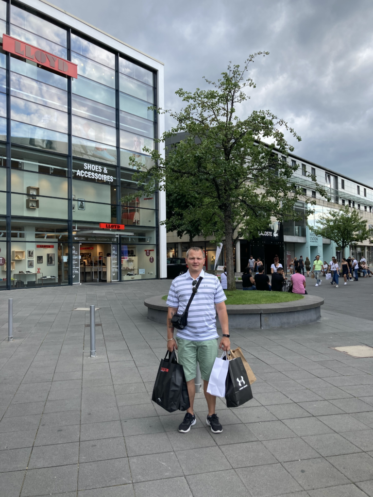 нозд
9CESS0lRgs-
ю пот»
WELCOME ДОБРО ПОЖАЛОВАТЬ
чаш