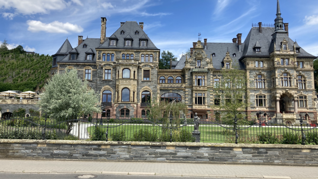 ン イ
、 ゴ を 朝 を 4 物
弩 ■ ■ 之
ニ 第 、 1 な 物 ぃ
~ ー な 罸 心 ー み